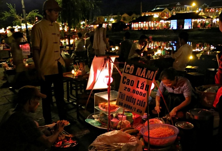 night market of hoi an food